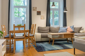 Cozy Apartment, 2 Private terraces, 8 min to city center